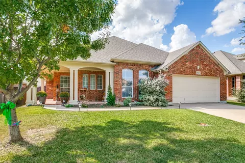 10121 Ash Creek Ln, Fort Worth, TX 76177