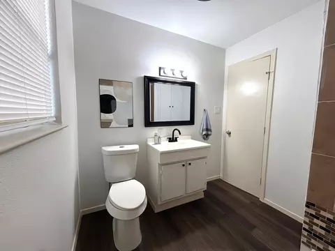 Bath - 709 Eulalia Dr, Terrell, TX 75160 photo 2 of 4