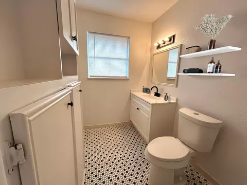 Bath - 709 Eulalia Dr, Terrell, TX 75160 photo 3 of 4