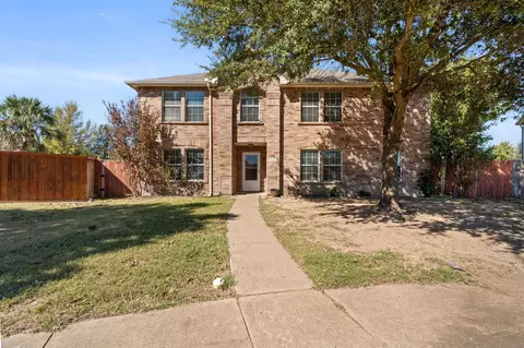 105 Foxtail Ct, Red Oak, TX 75154