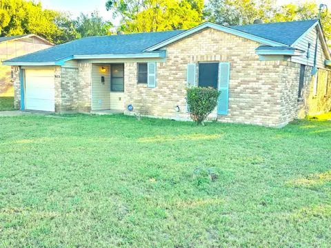 6310 Silvery Moon Dr, Dallas, TX 75241