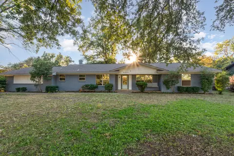2201 N Mill St, Lewisville, TX 75057