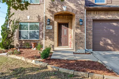 3621 Lake Hill Ln, Hurst, TX 76053