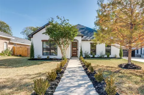 216 Melrose Ln, Lancaster, TX 75146