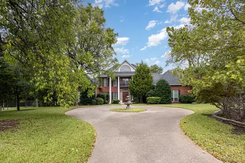 105 Woodlands Ct, Ovilla, TX 75154