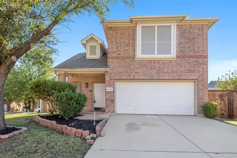 2749 Lynx Ln, Fort Worth, TX 76244