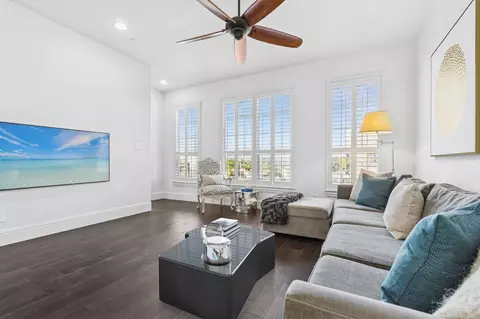 6807 Plaza Via, Irving, TX 75039