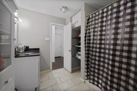 Bath - 4208 N 22nd St, Waco, TX 76708 photo 1 of 3