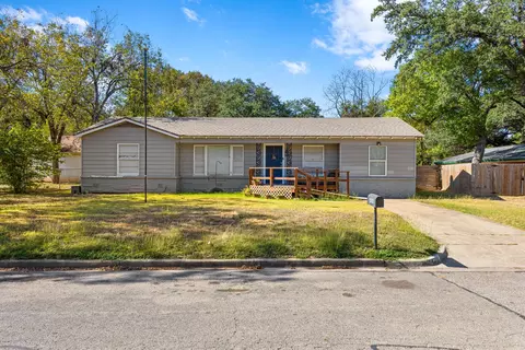 4208 N 22nd St, Waco, TX 76708