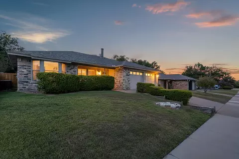 6621 Hughes Dr, Watauga, TX 76148