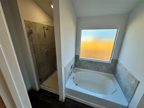 Bath - 10315 Saddle Creek Rd, Waco, TX 76708 photo 4 of 4