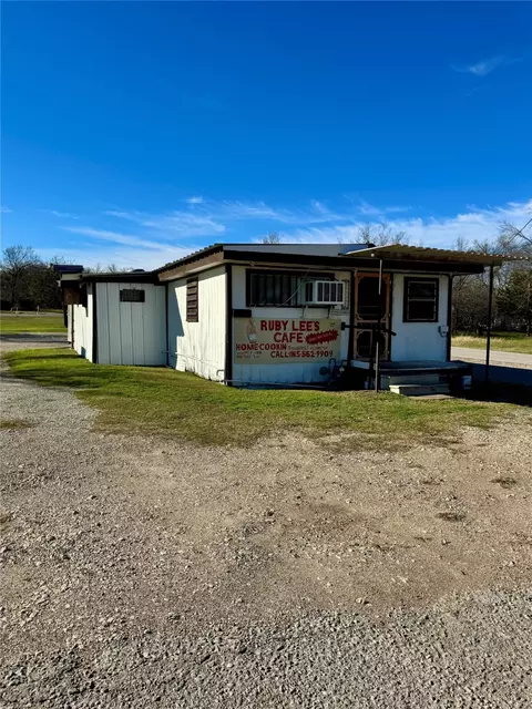 209 N Martin Luther King Jr Hwy, Mexia, TX 76667