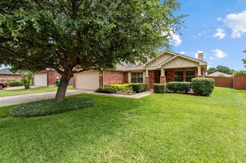 3504 Beatriz Dr, Denton, TX 76207