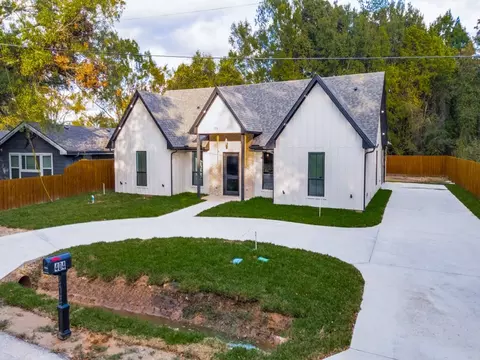 404 Luzon St, Tool, TX 75143