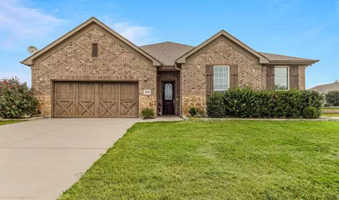 2604 Sunset Bay Ln, Nevada, TX 75173