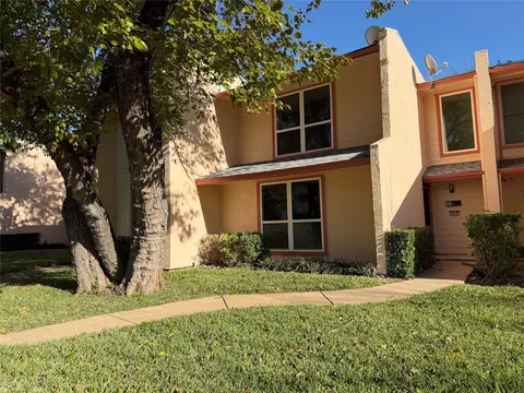 424 Valley Park Dr, Garland, TX 75043