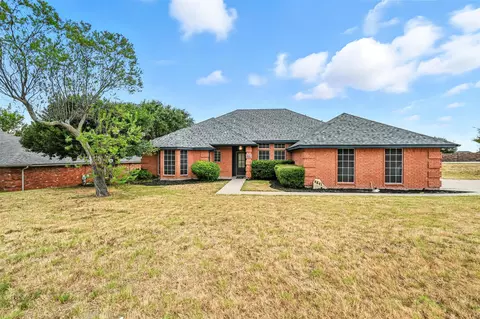 8841 Hidden Hill Dr, Fort Worth, TX 76179