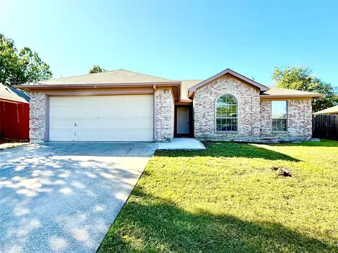 6716 Valley Branch Dr, Arlington, TX 76001