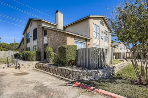 330 W Harwood Rd #C, Hurst, TX 76054