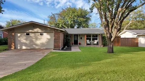 804 Vinecrest Ln, Richardson, TX 75080