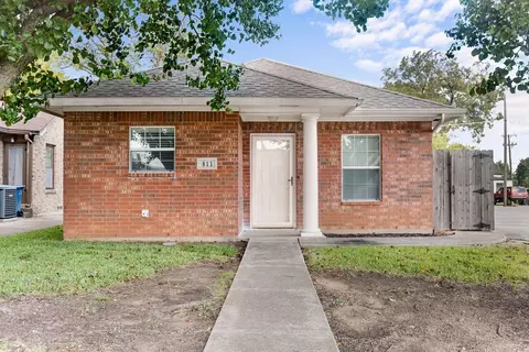 811 W Woodard St, Denison, TX 75020