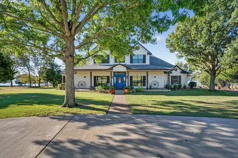116 El Sueno, Corsicana, TX 75109