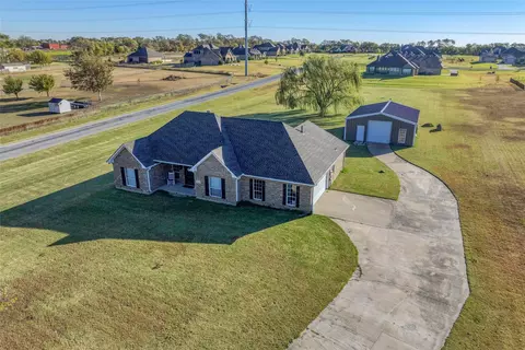 10264 Farmington Rd, Van Alstyne, TX 75495