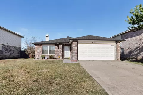 6027 Susanna Dr, Grand Prairie, TX 75052