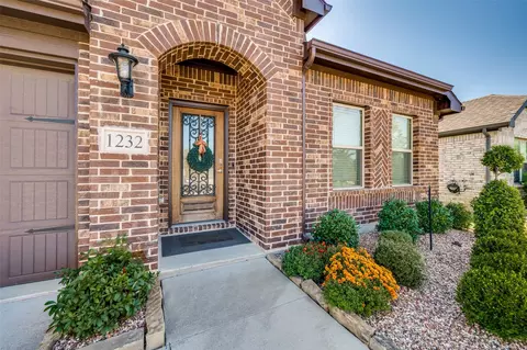 1232 Pleasant Knoll Trl, Aubrey, TX 76227