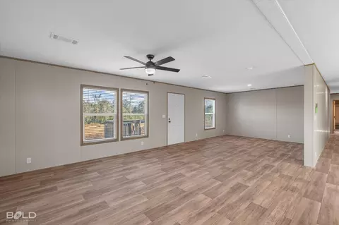 Living - 10565 Highway 3, Plain Dealing, LA 71064 photo 1 of 5