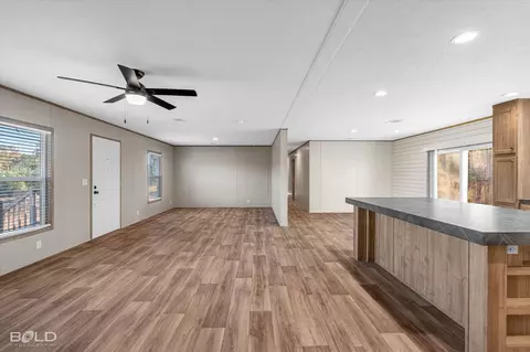 Living - 10565 Highway 3, Plain Dealing, LA 71064 photo 2 of 5