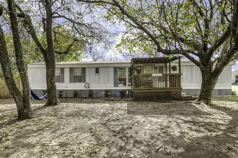 352 Jennifer Ln, Eddy, TX 76524