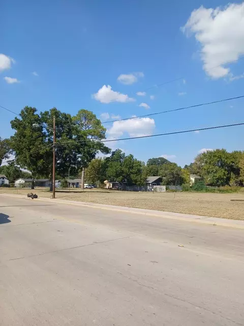 8312 Carbondale St, Dallas, TX 75216