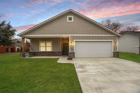 347 Enchanted Dr, Enchanted Oaks, TX 75156