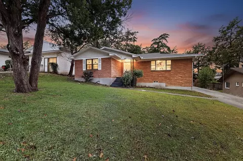 5447 Singing Hills Dr, Dallas, TX 75241