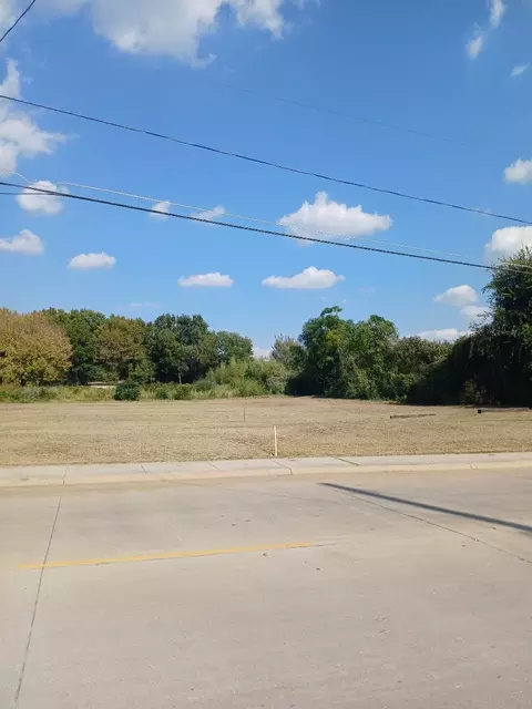 8318 Carbondale St, Dallas, TX 75216