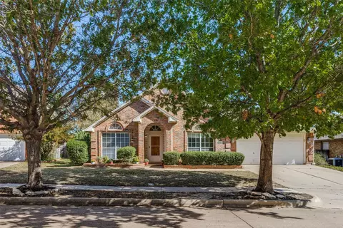5205 Cedar River Trl, Fort Worth, TX 76137