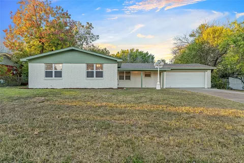 112 E Dawn Dr, Waco, TX 76706