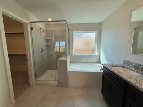 Bath - 11404 Celestial Ct, Lorena, TX 76655 photo 2 of 2