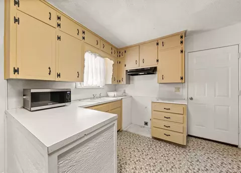 Kitchen - 3524 Live Oak Ave, Waco, TX 76708 photo 3 of 5