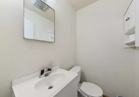 Bath - 3524 Live Oak Ave, Waco, TX 76708 photo 2 of 3