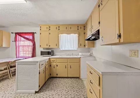Kitchen - 3524 Live Oak Ave, Waco, TX 76708 photo 4 of 5