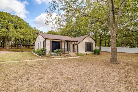 6061 Carey Rd, Fort Worth, TX 76140