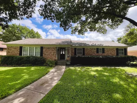 826 Sylvania Dr, Dallas, TX 75218