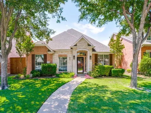4661 Hearthstone Dr, Frisco, TX 75034