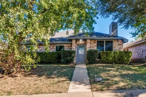 208 Wedgewood Ln, Cedar Hill, TX 75104