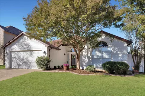 1005 Acapulco Ln, Arlington, TX 76017