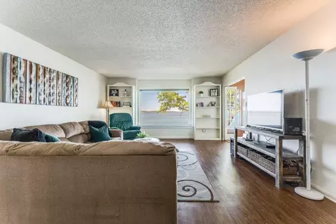 112 Harbor Dr #215, Runaway Bay, TX 76426