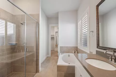 Bath - 617 Artesian Dr, Argyle, TX 76226 photo 2 of 4
