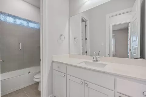 Bath - 617 Artesian Dr, Argyle, TX 76226 photo 4 of 4